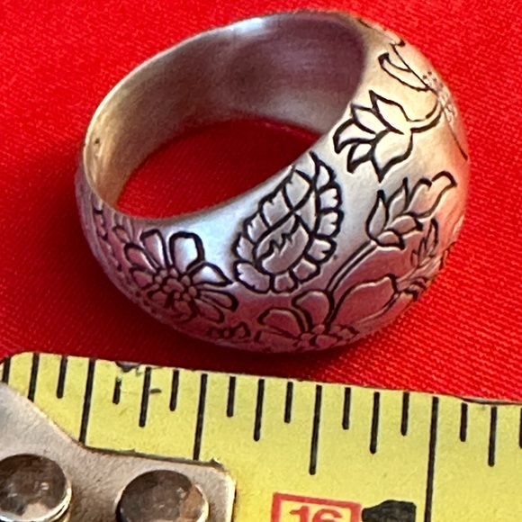 WOW POSHMARK - NWOT ME & RO Sterling Silver Engraved Paisley Dome Ring - Picture 10 of 16